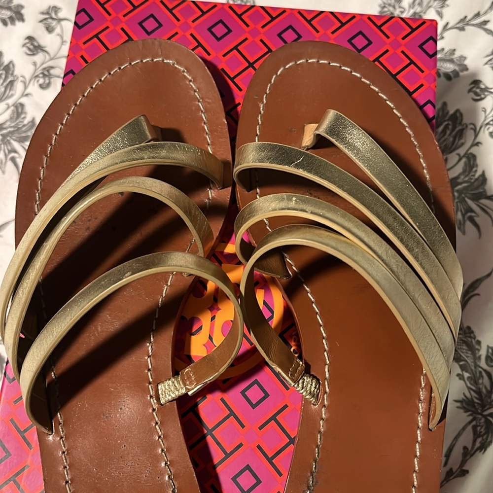 Tory Burch Gold Sz 8 Patos Flat Sandal - Picture 4 of 6